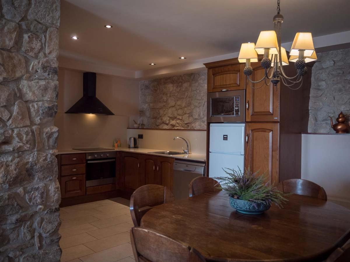 Viladomatrural La Nou de Bergueda ภายนอก รูปภาพ
